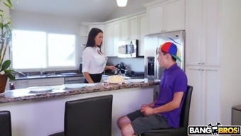 Reagan Foxx Gives Juan Her Sweet Pussy On His Birthday