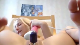 This Kinky Blonde Can'T Control Her Desires For Masturbation And She Is So Hot