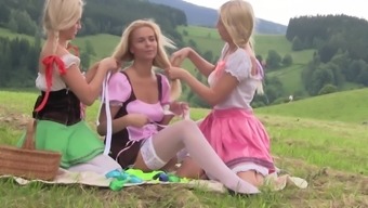 Cayla Lyons Picnic With Her Girlfriends Turns Into Something Sexy