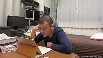 Curvy Japanese Chick Mishima Natsuko Spreads Her Legs To Ride