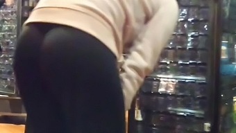 Candid Perfect Ass In Leggings Bending Over Close Up