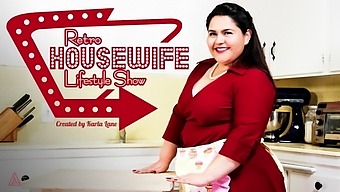 Karla Lane In Retro Housewife Lifestyle Show