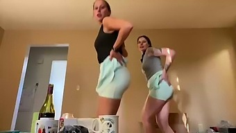 Party Girls Flash Live