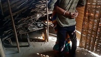 Indian Village Bhabhi Xxx Videos With Farmer
