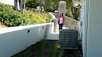 Brunette Presley Hart Gets A Lucky Blowjob And Missionary Sex