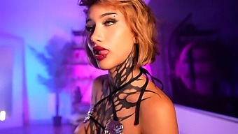 Teen Skinny Blonde Masturbates On Webcam