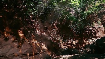 Indian Couple Explores Natural Tits And Ass In The Jungle