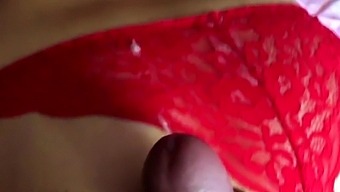 Early Morning Intimate Encounter With A Seductive Mature Woman - Amateur Interracial Sexual Encounter