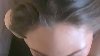 素人フェラでチンポにぶっかけフィニッシュ!
